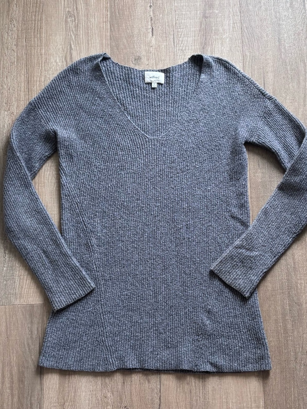 Wilfred V-Neck Grey Knit Longsleeve Sweater Top